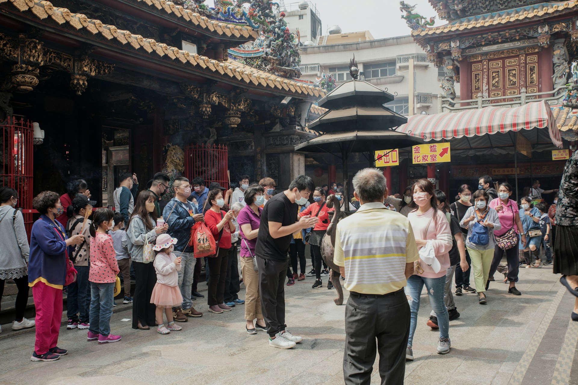 Cultural Etiquette and Taboos in China for Tourists